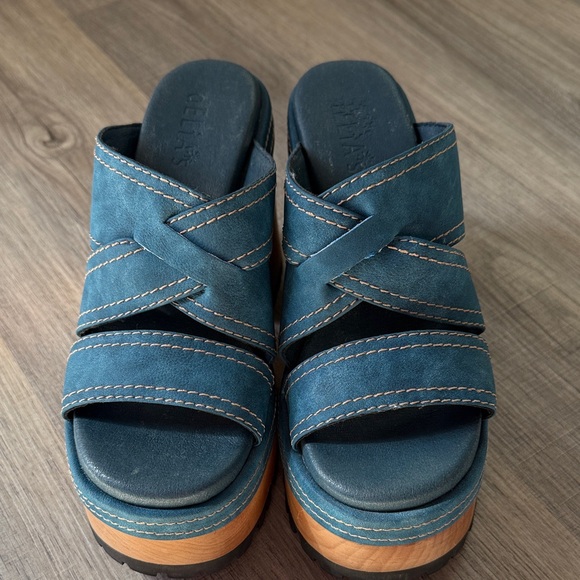 dELiA*s Blue and Tan Platform Mules - Picture 2 of 4